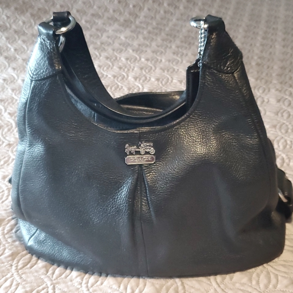 Coach Women's Black Shoulderbag